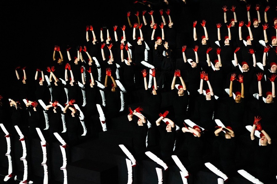 O Christian Louboutin γιόρτασε τα 30 χρόνια της κόκκινης σόλας με ένα φαντασμαγορικό show- Φωτογραφία 13