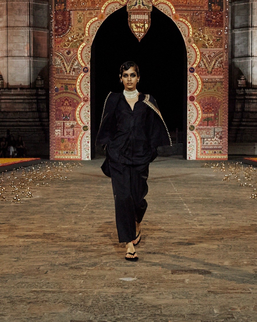 Ο Dior μετέτρεψε την εμβληματική πύλη της Ινδίας στη Βομβάη σ' ένα φαντασμαγορικό σκηνικό- Φωτογραφία 56
