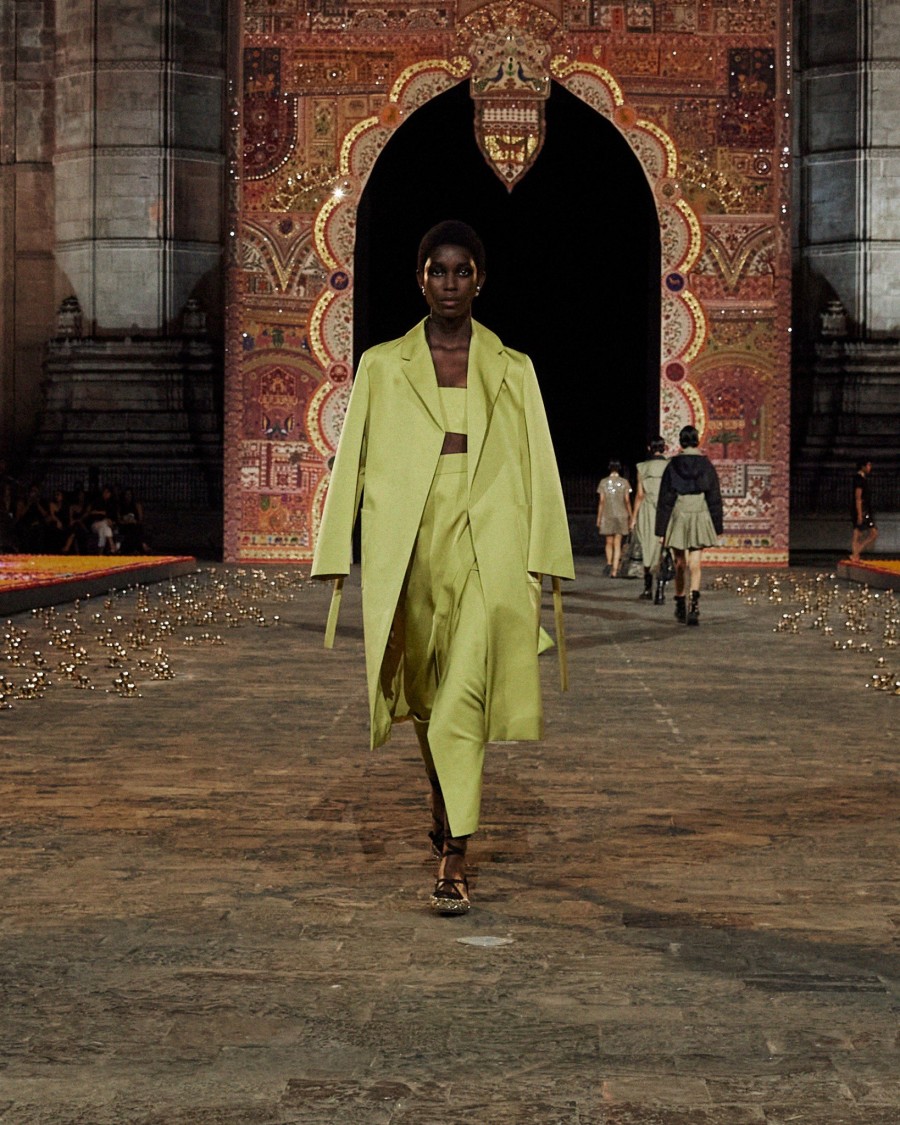 Ο Dior μετέτρεψε την εμβληματική πύλη της Ινδίας στη Βομβάη σ' ένα φαντασμαγορικό σκηνικό- Φωτογραφία 31