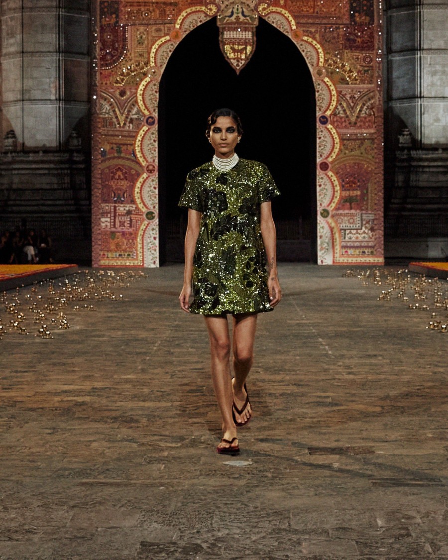 Ο Dior μετέτρεψε την εμβληματική πύλη της Ινδίας στη Βομβάη σ' ένα φαντασμαγορικό σκηνικό- Φωτογραφία 33