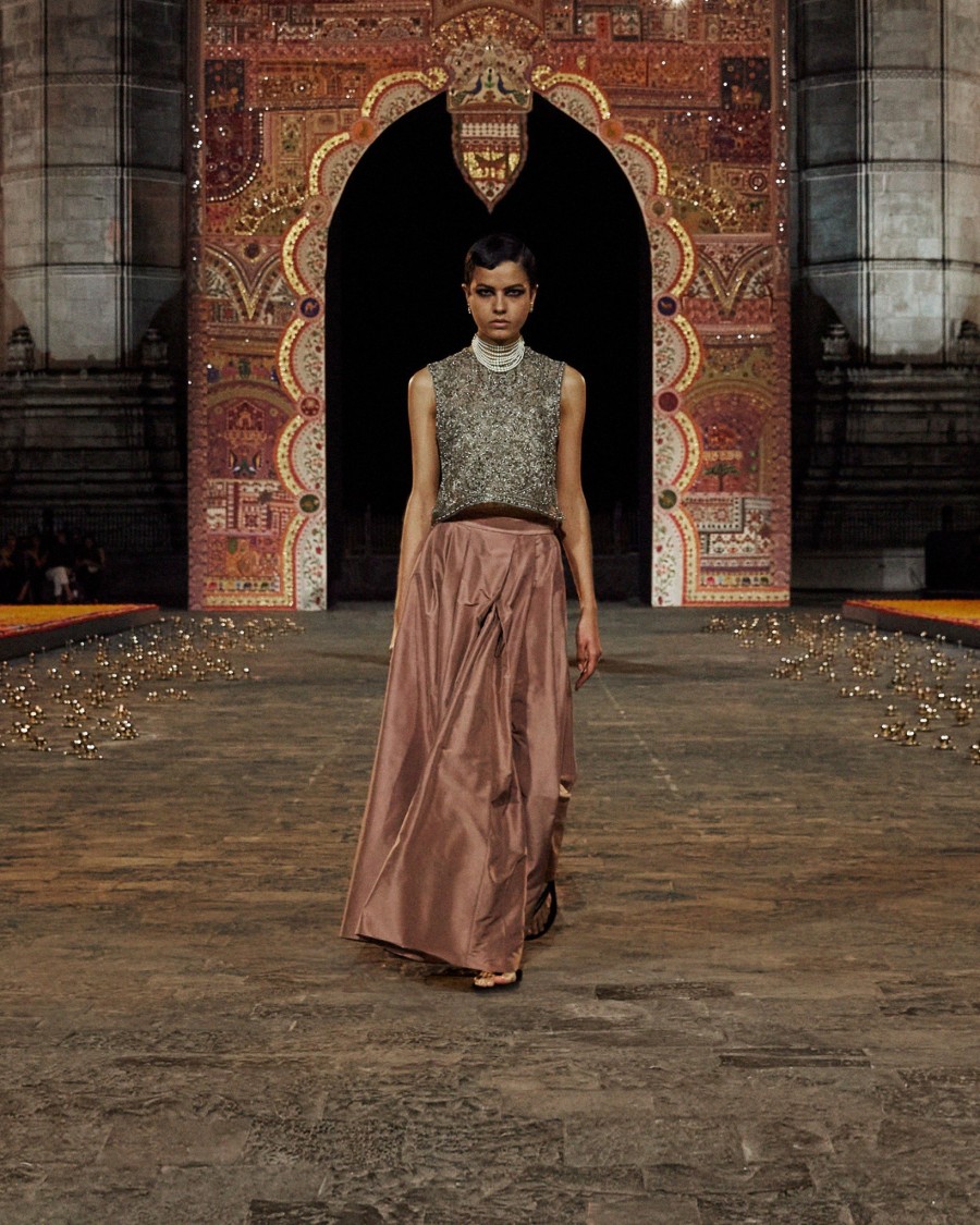 Ο Dior μετέτρεψε την εμβληματική πύλη της Ινδίας στη Βομβάη σ' ένα φαντασμαγορικό σκηνικό- Φωτογραφία 24