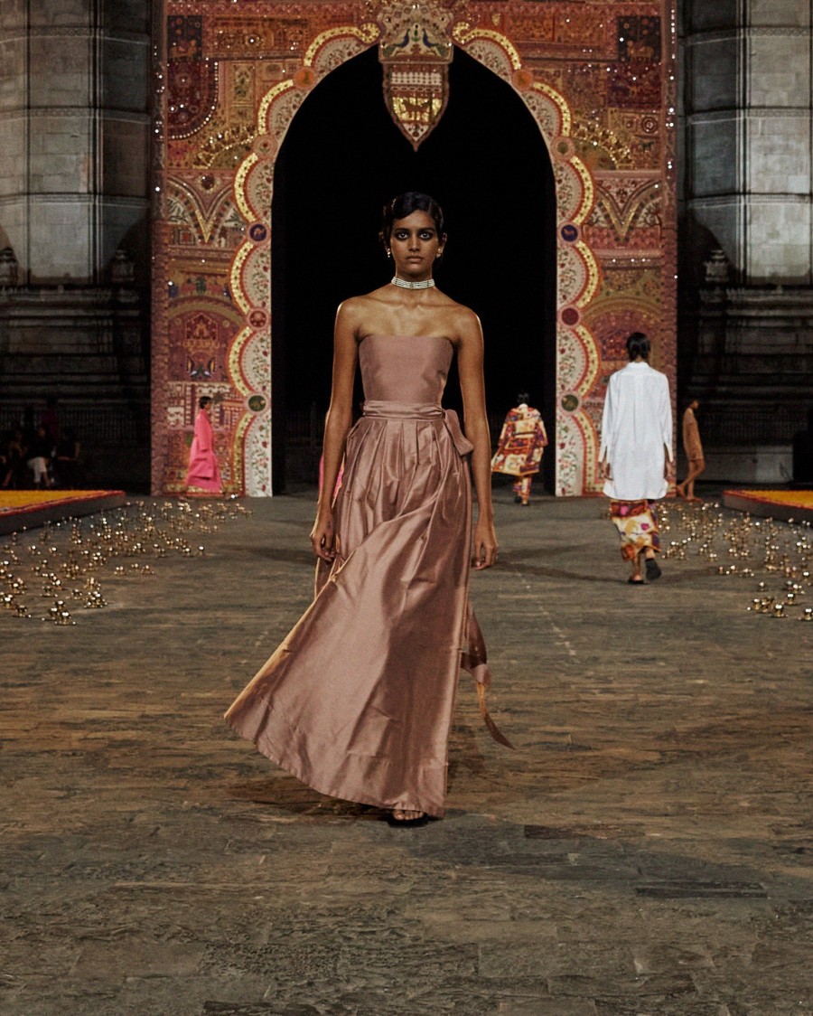 Ο Dior μετέτρεψε την εμβληματική πύλη της Ινδίας στη Βομβάη σ' ένα φαντασμαγορικό σκηνικό- Φωτογραφία 23