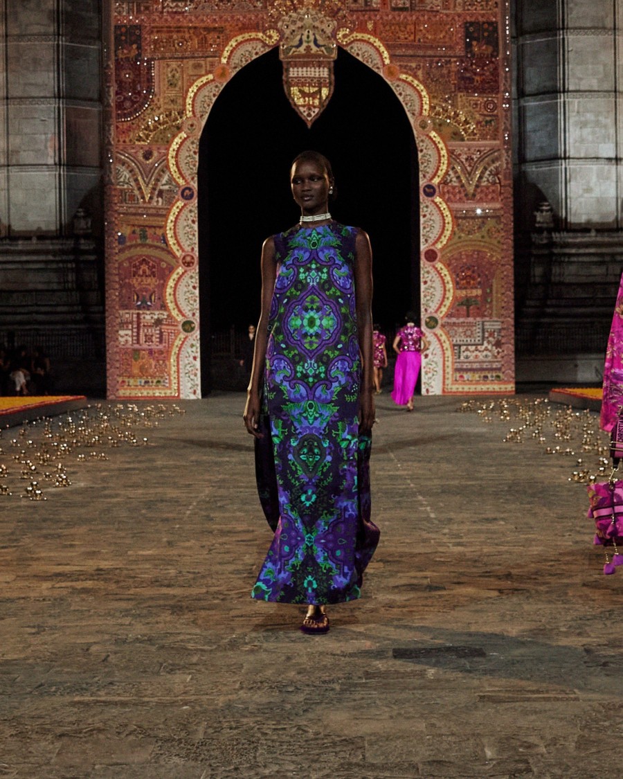 Ο Dior μετέτρεψε την εμβληματική πύλη της Ινδίας στη Βομβάη σ' ένα φαντασμαγορικό σκηνικό- Φωτογραφία 3