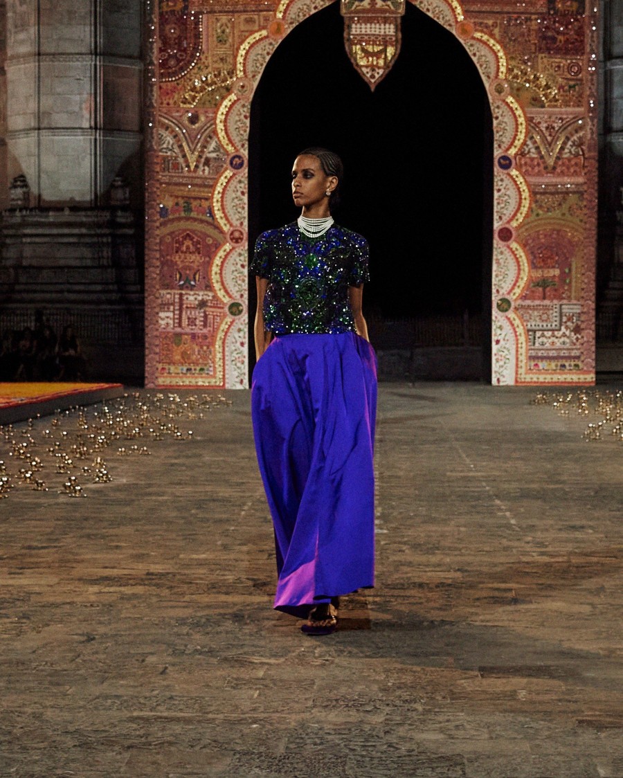 Ο Dior μετέτρεψε την εμβληματική πύλη της Ινδίας στη Βομβάη σ' ένα φαντασμαγορικό σκηνικό- Φωτογραφία 7