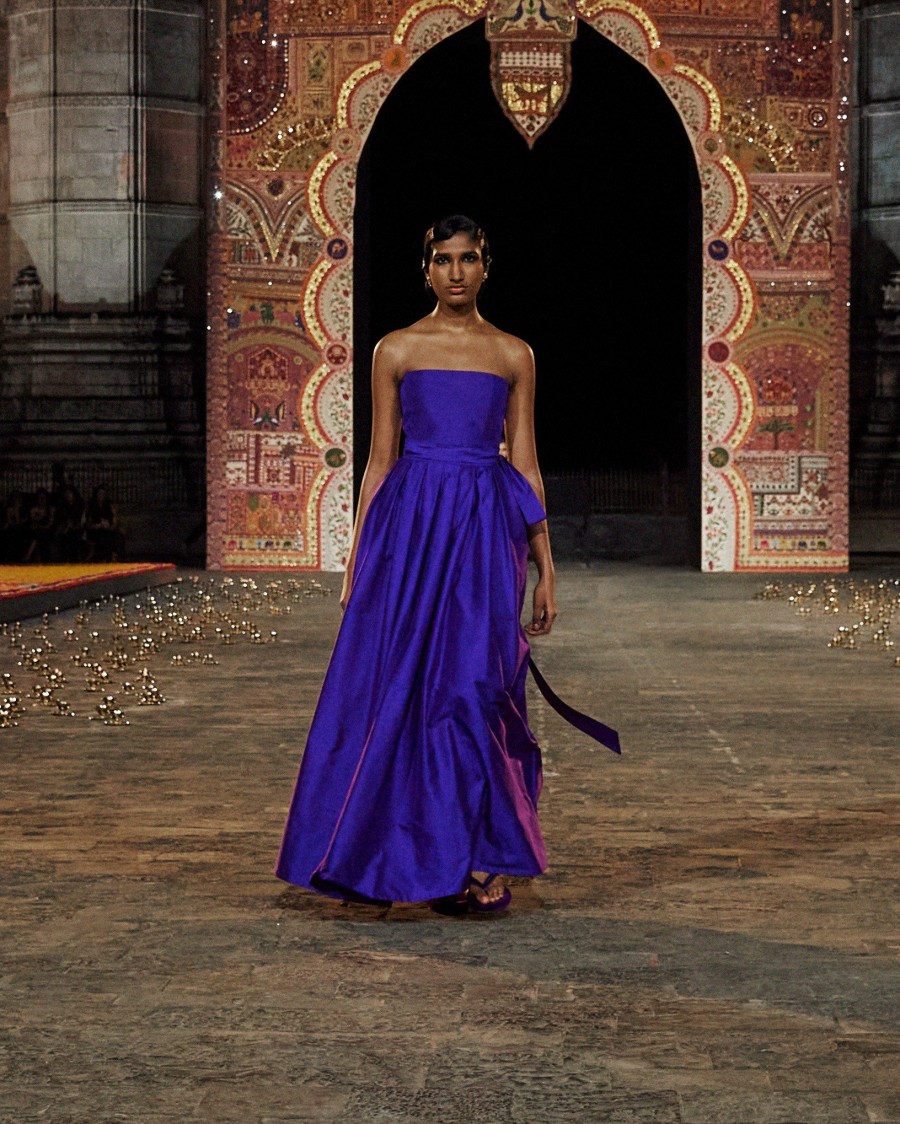 Ο Dior μετέτρεψε την εμβληματική πύλη της Ινδίας στη Βομβάη σ' ένα φαντασμαγορικό σκηνικό- Φωτογραφία 8
