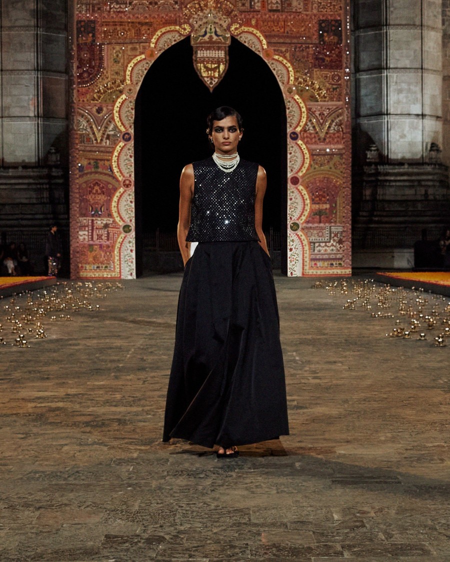 Ο Dior μετέτρεψε την εμβληματική πύλη της Ινδίας στη Βομβάη σ' ένα φαντασμαγορικό σκηνικό- Φωτογραφία 12