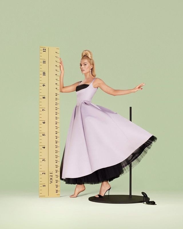 Η Margot Robbie ως άλλη Barbie στο νέο ανατρεπτικό εξώφυλλο της αμερικάνικης Vogue- Φωτογραφία 6