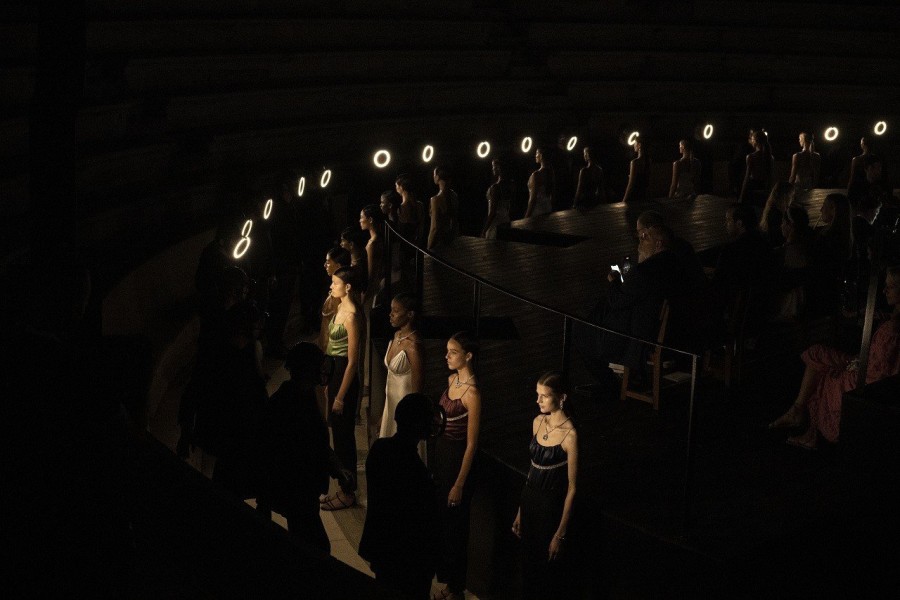 Louis Vuitton στο Ηρώδειο: Mια καθηλωτική performance σαν μύηση στον μαγικό κόσμο των high jewellery - Φωτογραφία 1