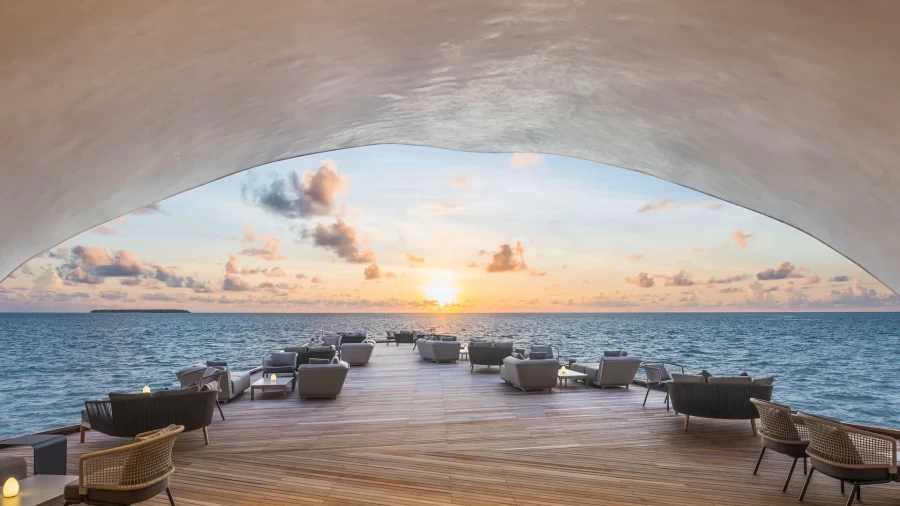  Το St. Regis Maldives Vommuli Resort αποτελεί το κορυφαίο ησυχαστήριο των εραστών του globetrotting - Φωτογραφία 2