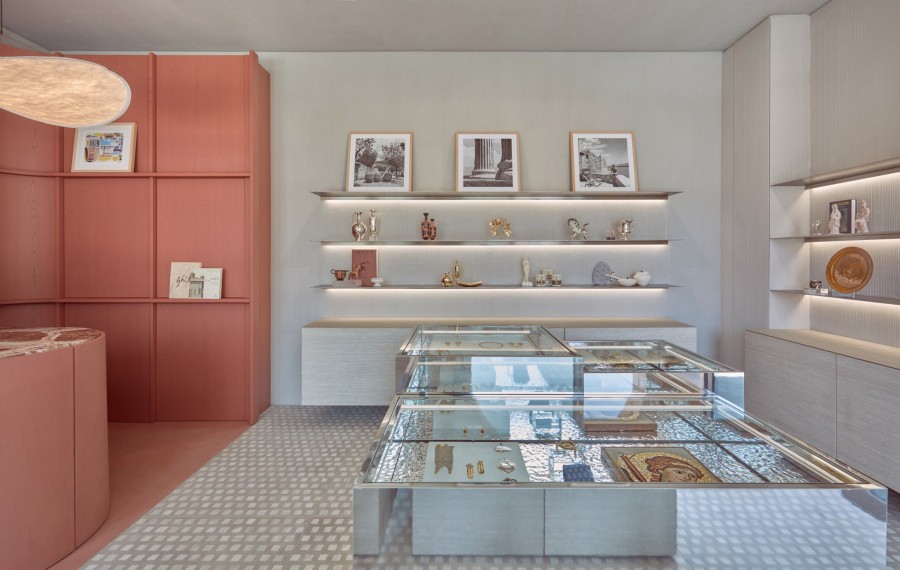 Σε τόνους τερακότας το νέο υπέροχο Benaki Museum shop στη Navarino Agora - Φωτογραφία 4