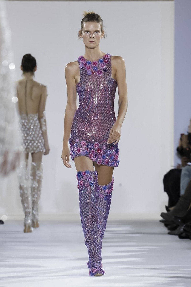Η ονειρική επίδειξη Celia Kritharioti στην Haute Couture Fashion Week- Φωτογραφία 11