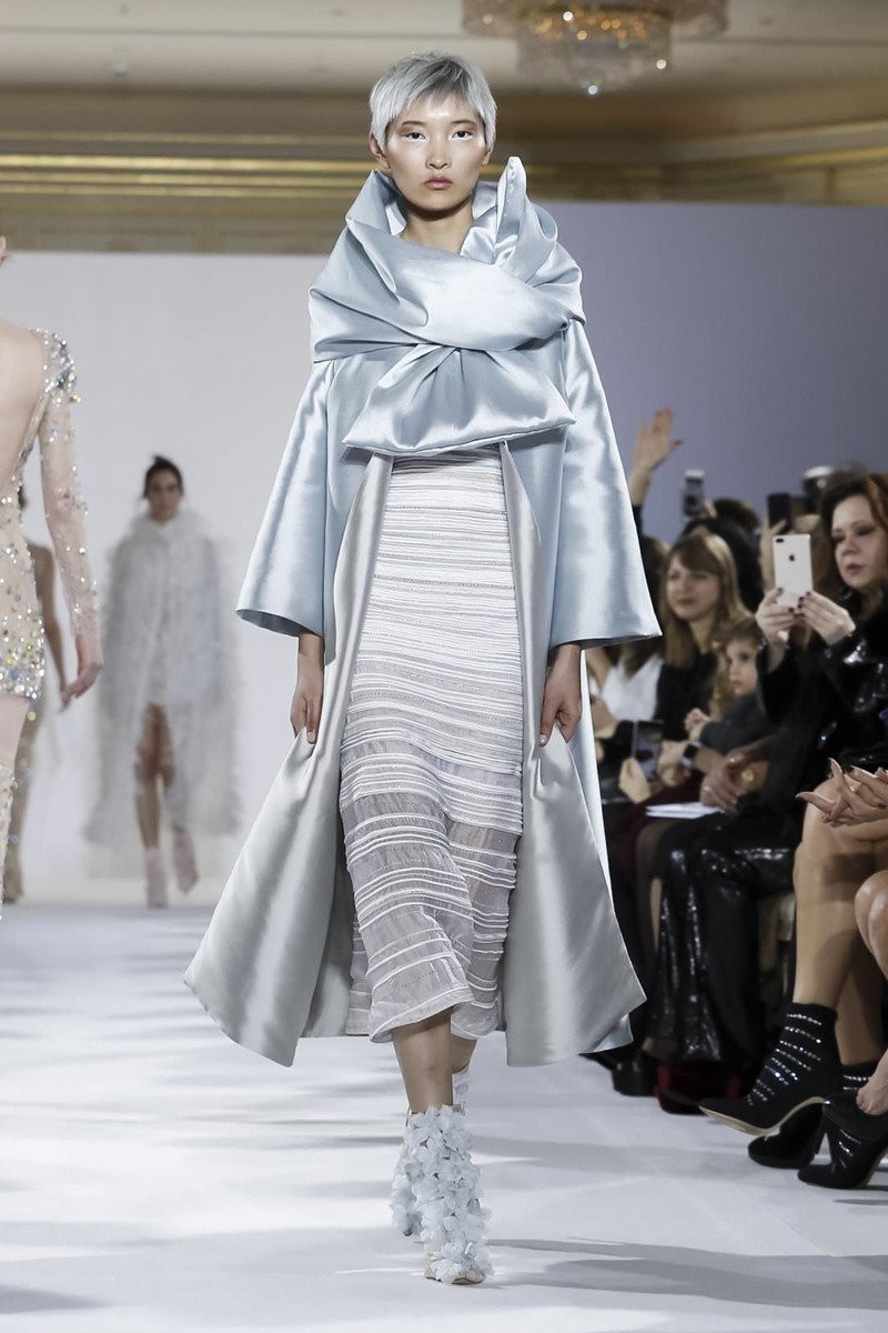 Η ονειρική επίδειξη Celia Kritharioti στην Haute Couture Fashion Week- Φωτογραφία 15
