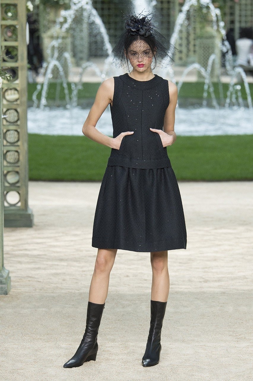 Το haute couture show της Chanel ταξιδεύει στους κήπους των Βερσαλλιών - Φωτογραφία 11