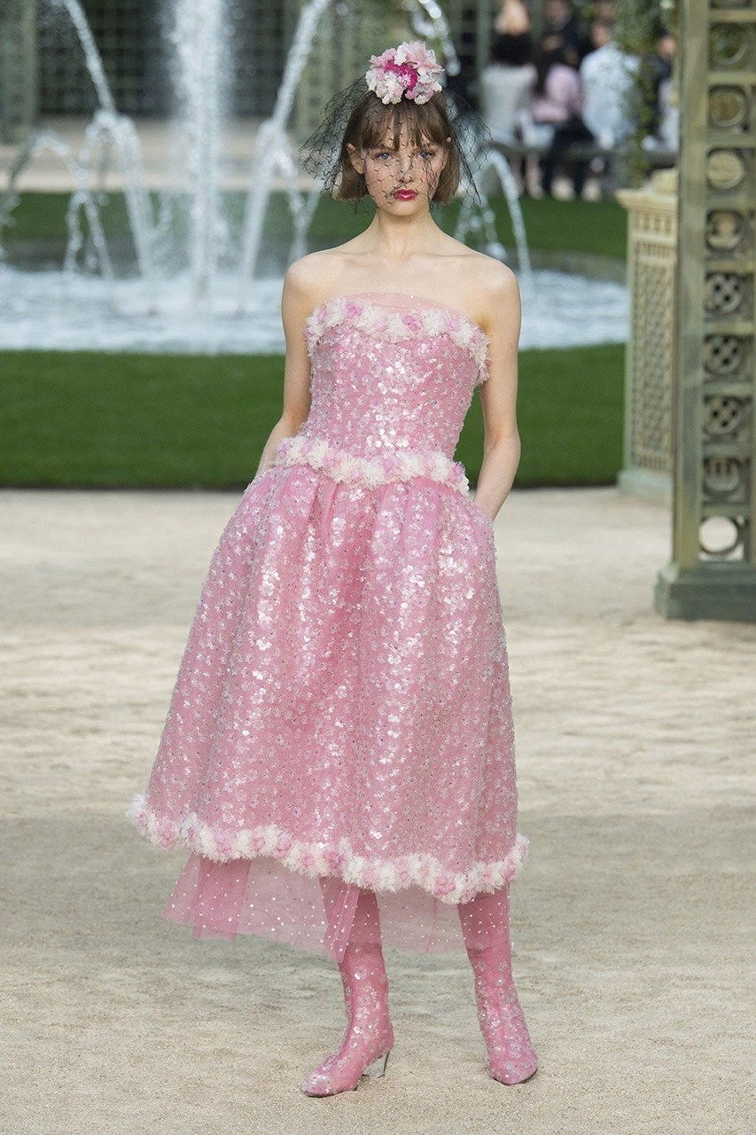 Το haute couture show της Chanel ταξιδεύει στους κήπους των Βερσαλλιών - Φωτογραφία 25