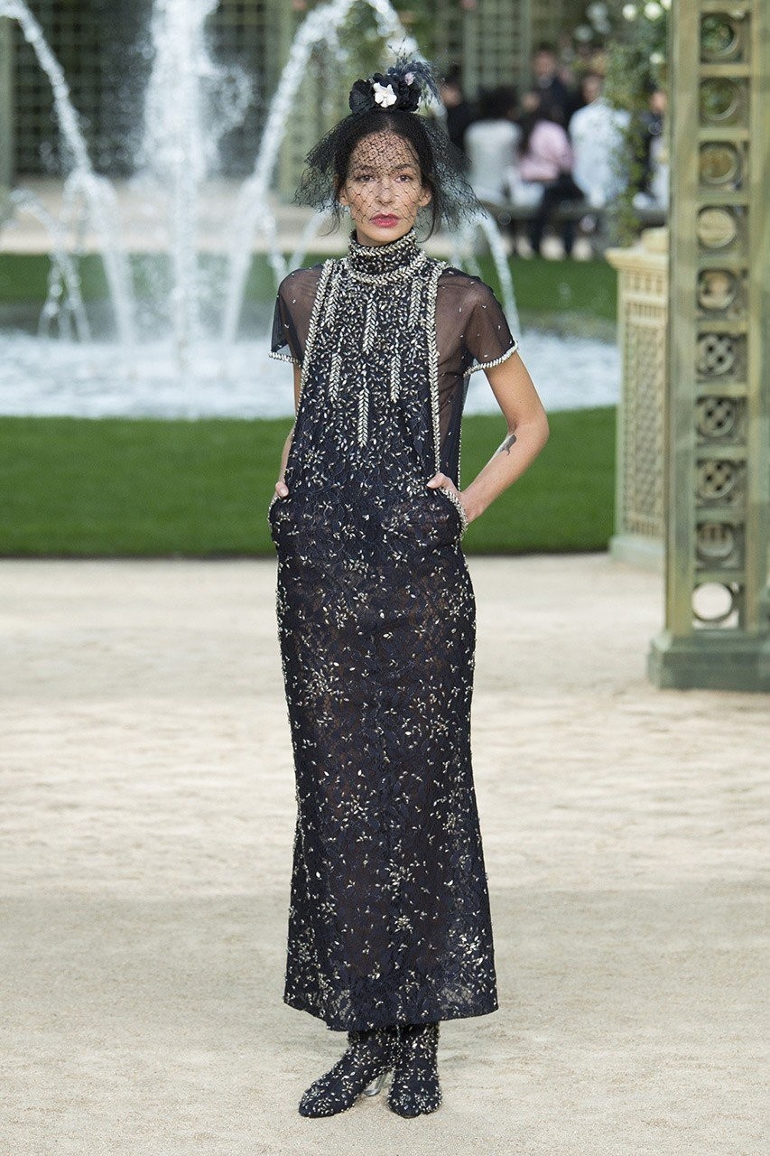 Το haute couture show της Chanel ταξιδεύει στους κήπους των Βερσαλλιών - Φωτογραφία 26