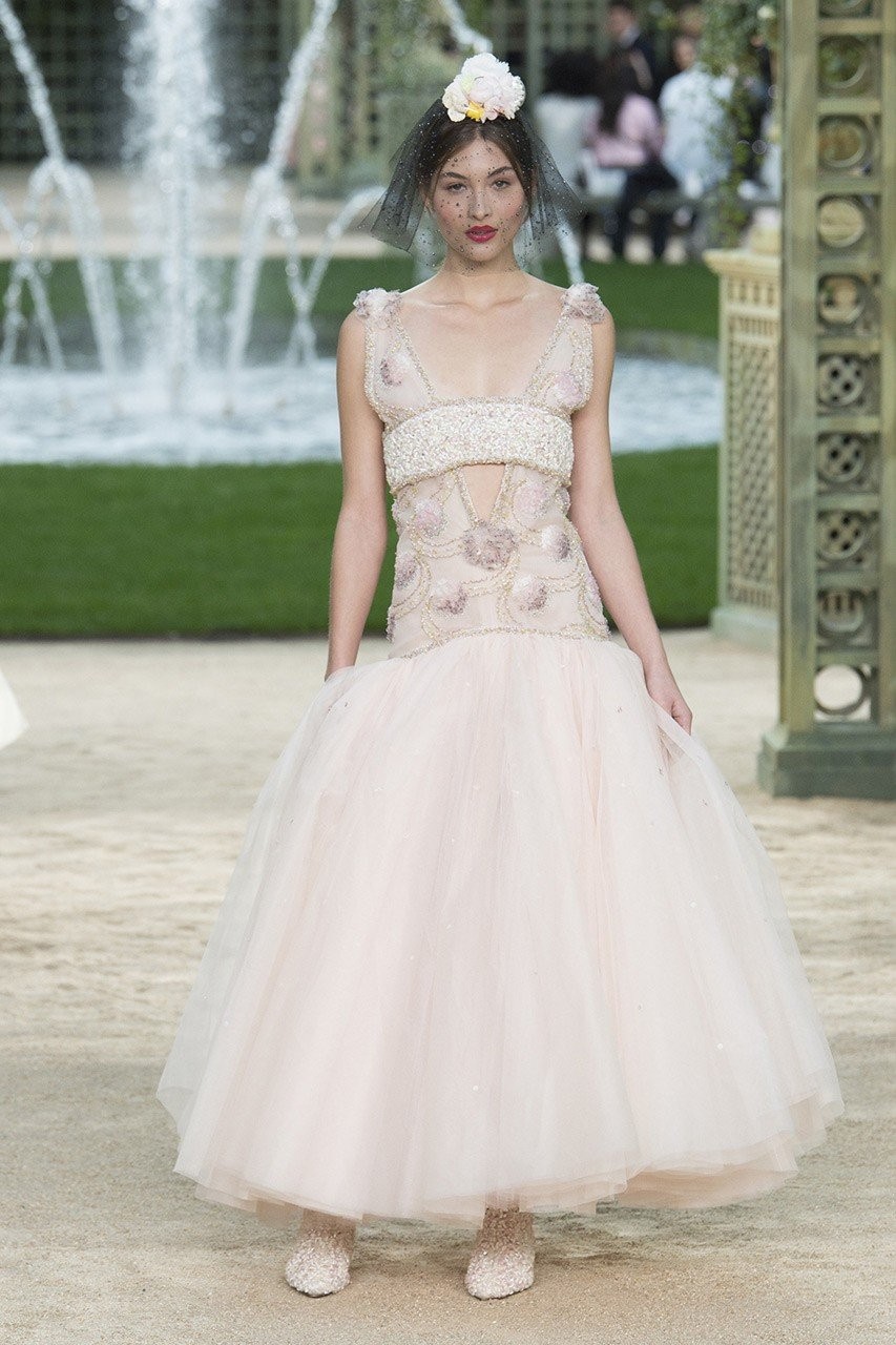 Το haute couture show της Chanel ταξιδεύει στους κήπους των Βερσαλλιών - Φωτογραφία 36