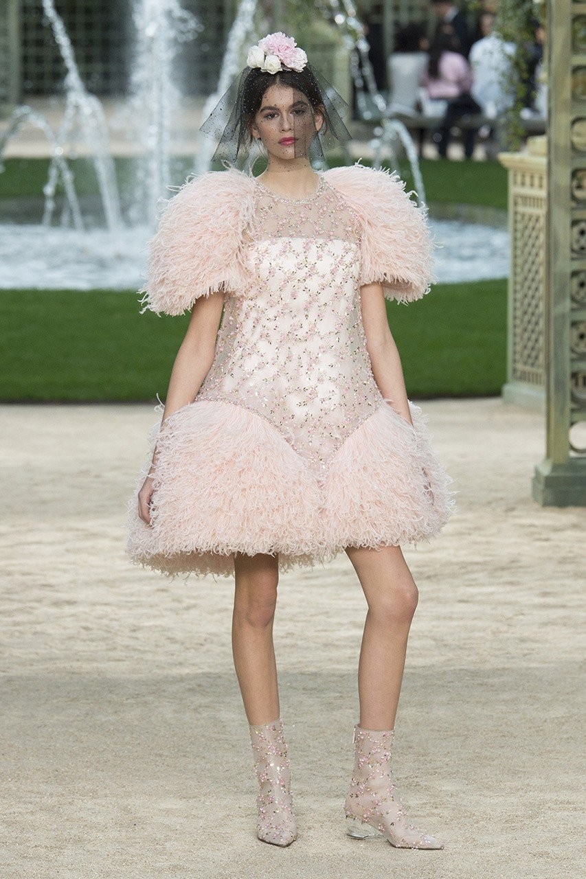 Το haute couture show της Chanel ταξιδεύει στους κήπους των Βερσαλλιών - Φωτογραφία 37