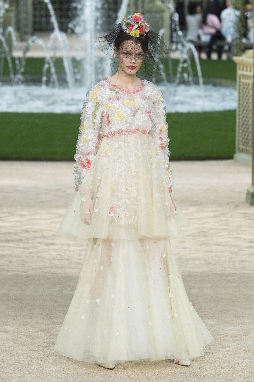 Το haute couture show της Chanel ταξιδεύει στους κήπους των Βερσαλλιών - Φωτογραφία 38