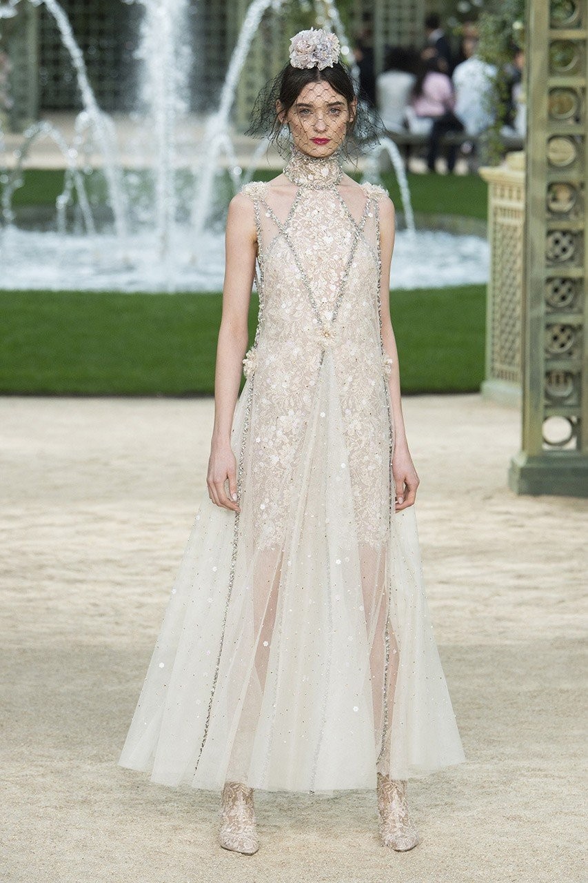 Το haute couture show της Chanel ταξιδεύει στους κήπους των Βερσαλλιών - Φωτογραφία 42