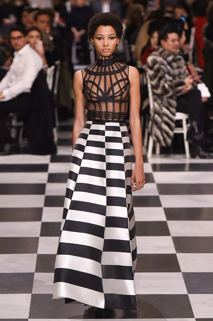 Το σουρεαλιστικό Haute Couture show του οίκου Dior - Φωτογραφία 6