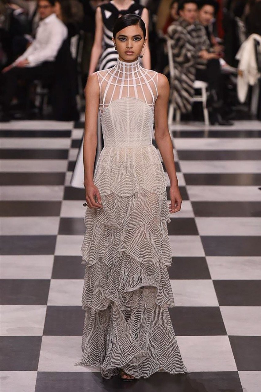 Το σουρεαλιστικό Haute Couture show του οίκου Dior - Φωτογραφία 10