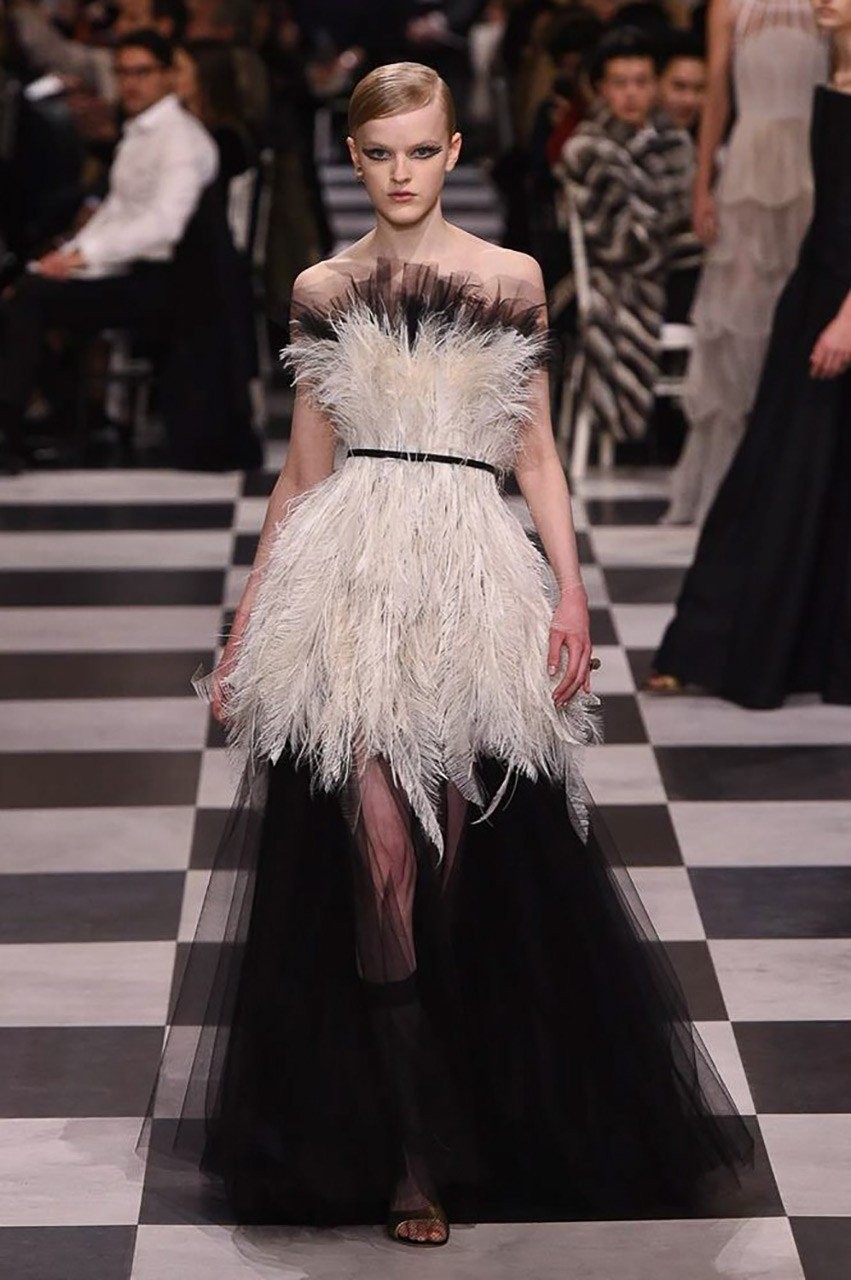 Το σουρεαλιστικό Haute Couture show του οίκου Dior - Φωτογραφία 15
