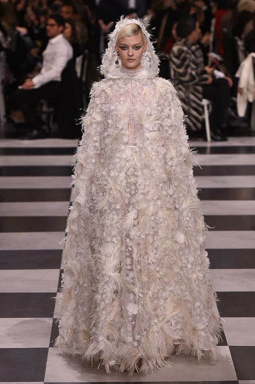 Το σουρεαλιστικό Haute Couture show του οίκου Dior - Φωτογραφία 17