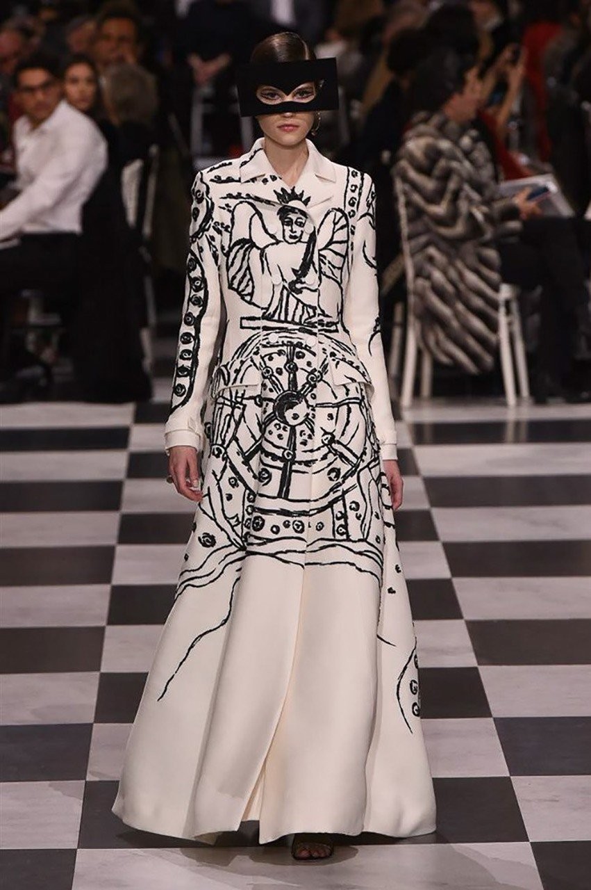 Το σουρεαλιστικό Haute Couture show του οίκου Dior - Φωτογραφία 35