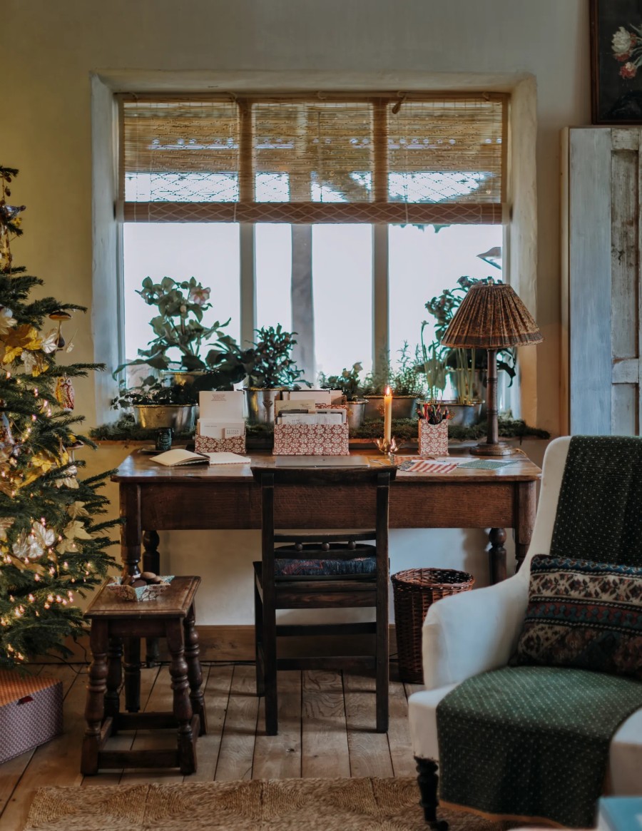 Πώς η Amanda Brooks στόλισε για τα Χριστούγεννα την υπέροχη κατοικία της στην Αγγλία- Φωτογραφία 1