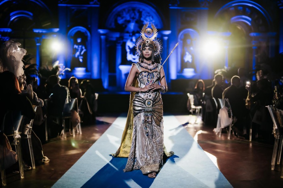 "Queens at the Palace": Ένα εντυπωσιακό gala dinner ball που αναβίωσε το Καρναβάλι της Φλωρεντίας  - Φωτογραφία 6