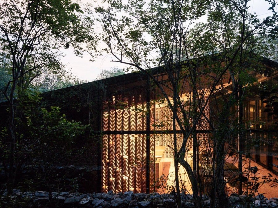 Μια σχεδόν αόρατη εξοχική κατοικία στο δάσος του Monterrey στο Μεξικό- Φωτογραφία 1