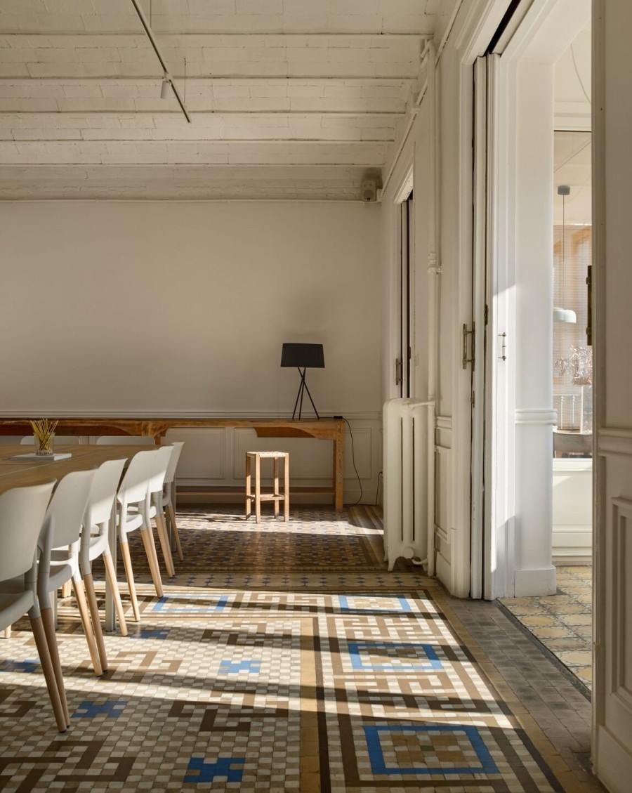 Με μια εκλεπτυσμένη, μινιμαλιστική κομψότητα ένα διαμέρισμα στη Βαρκελώνη είναι χάρμα οφθαλμών- Φωτογραφία 3
