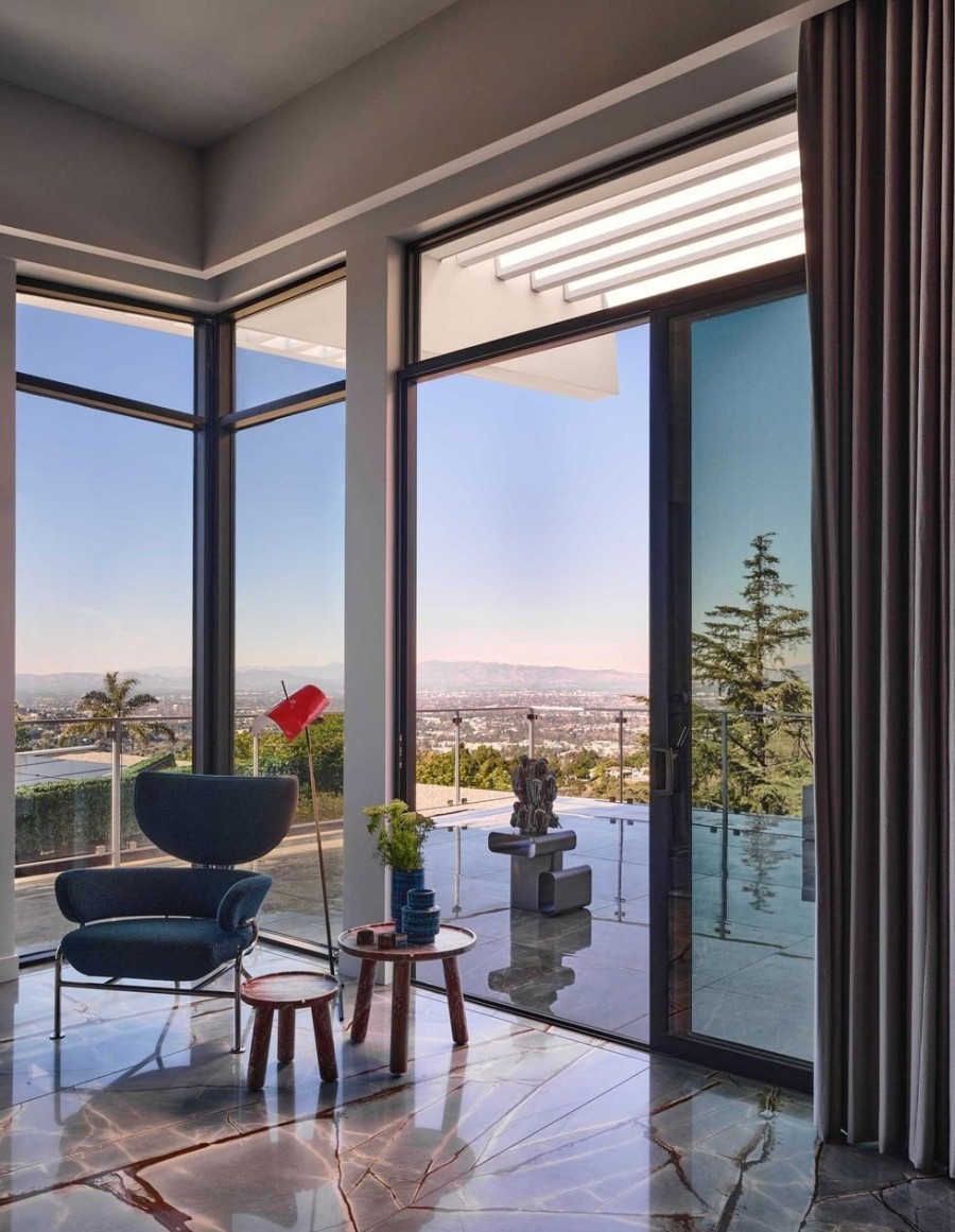 Μια κατοικία στο Hollywood Hills με στοιχεία deco μοντερνισμού μοιάζει βγαλμένη από κινηματογραφική παραγωγή- Φωτογραφία 1