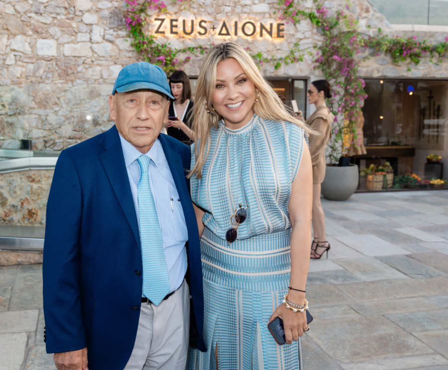 Η Zeus+Δione ανέδειξε την ελληνική πολυτέλεια στην Αθηναϊκή Ριβιέρα με ένα λαμπερό opening- Φωτογραφία 10