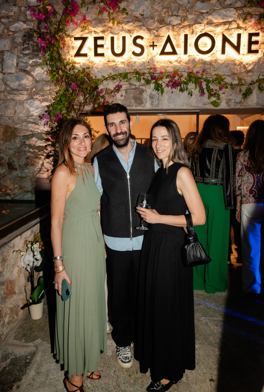 Η Zeus+Δione ανέδειξε την ελληνική πολυτέλεια στην Αθηναϊκή Ριβιέρα με ένα λαμπερό opening- Φωτογραφία 20