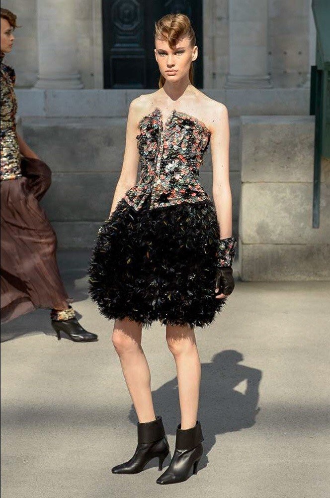Chanel Haute Couture fashion show: Η δύναμη της απλότητας- Φωτογραφία 11