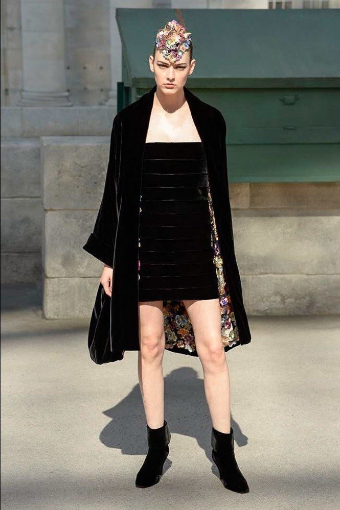 Chanel Haute Couture fashion show: Η δύναμη της απλότητας- Φωτογραφία 13