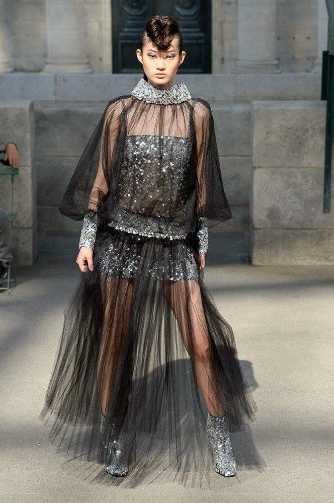 Chanel Haute Couture fashion show: Η δύναμη της απλότητας- Φωτογραφία 14