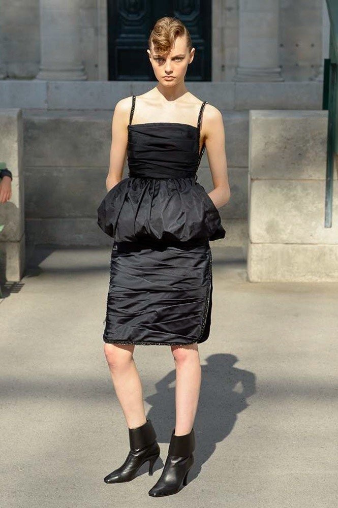 Chanel Haute Couture fashion show: Η δύναμη της απλότητας- Φωτογραφία 8