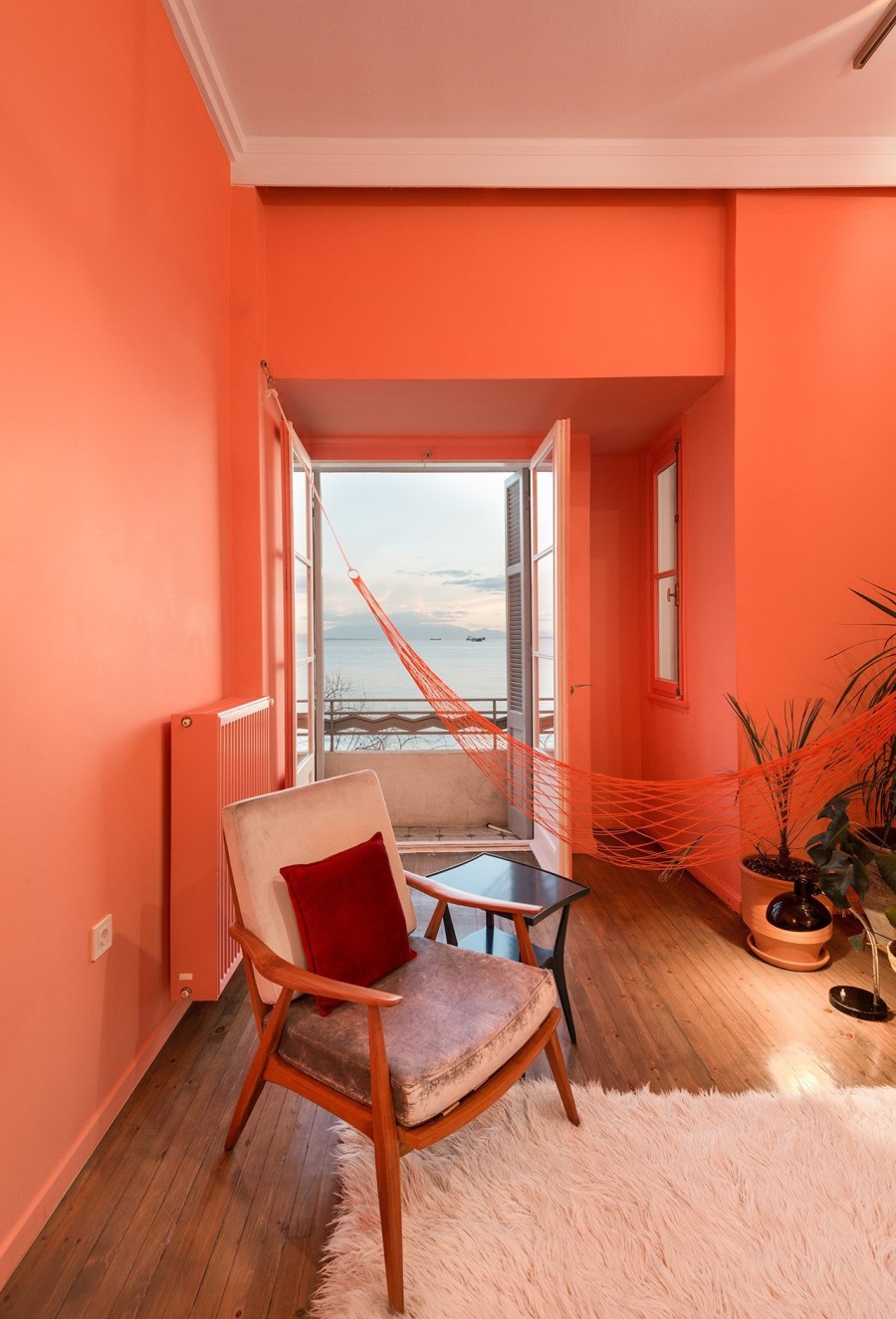 Με τροπικά χρώματα, το Waterfront Nikis Apartment έχει μοναδικό interior design- Φωτογραφία 16
