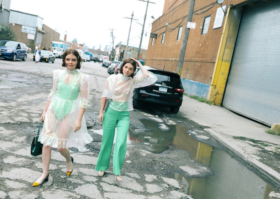 Τα διάφανα ρούχα που λάτρεψαν οι fashionistas στη New York Fashion Week- Φωτογραφία 7