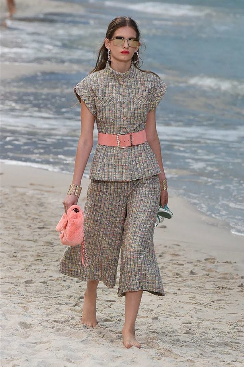 Μια βόλτα στην παραλία με τον Karl Lagerfld και τον οίκο μόδας Chanel - Φωτογραφία 15