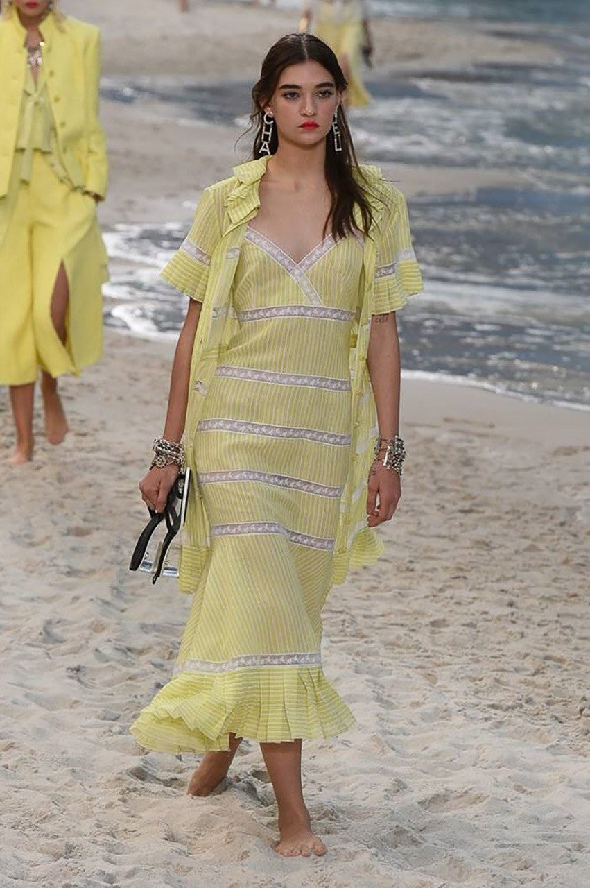 Μια βόλτα στην παραλία με τον Karl Lagerfld και τον οίκο μόδας Chanel - Φωτογραφία 37