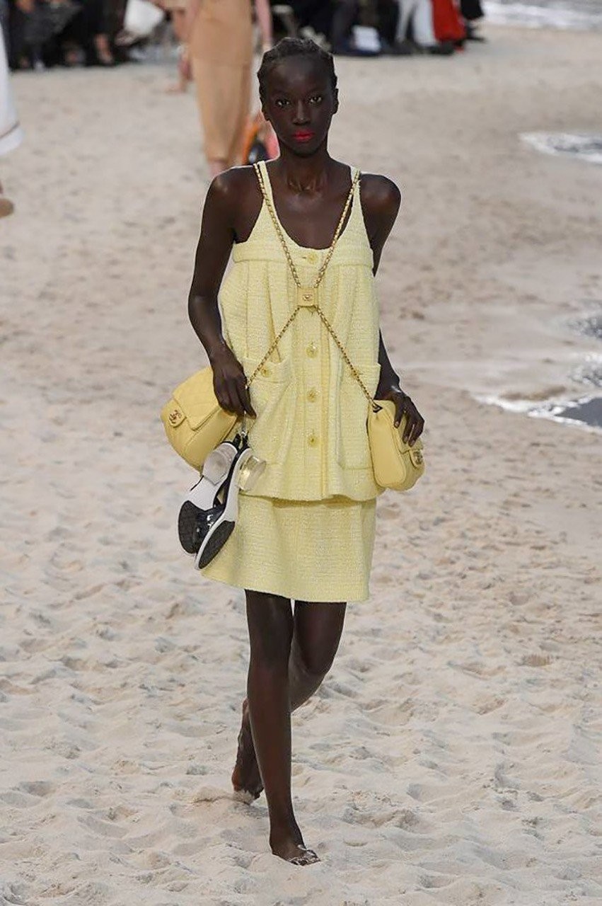 Μια βόλτα στην παραλία με τον Karl Lagerfld και τον οίκο μόδας Chanel - Φωτογραφία 42
