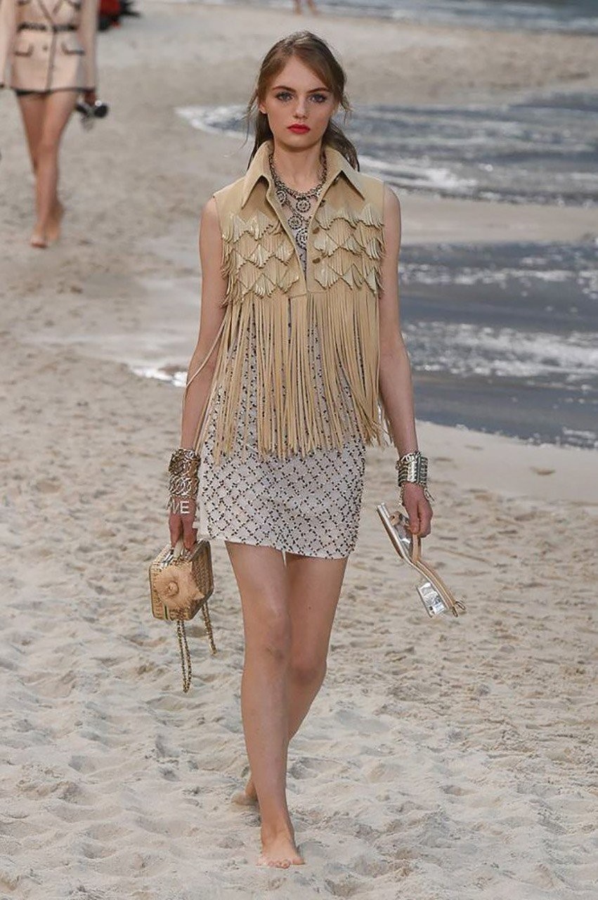 Μια βόλτα στην παραλία με τον Karl Lagerfld και τον οίκο μόδας Chanel - Φωτογραφία 47