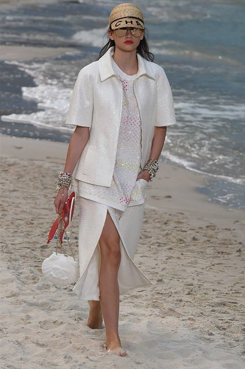 Μια βόλτα στην παραλία με τον Karl Lagerfld και τον οίκο μόδας Chanel - Φωτογραφία 59