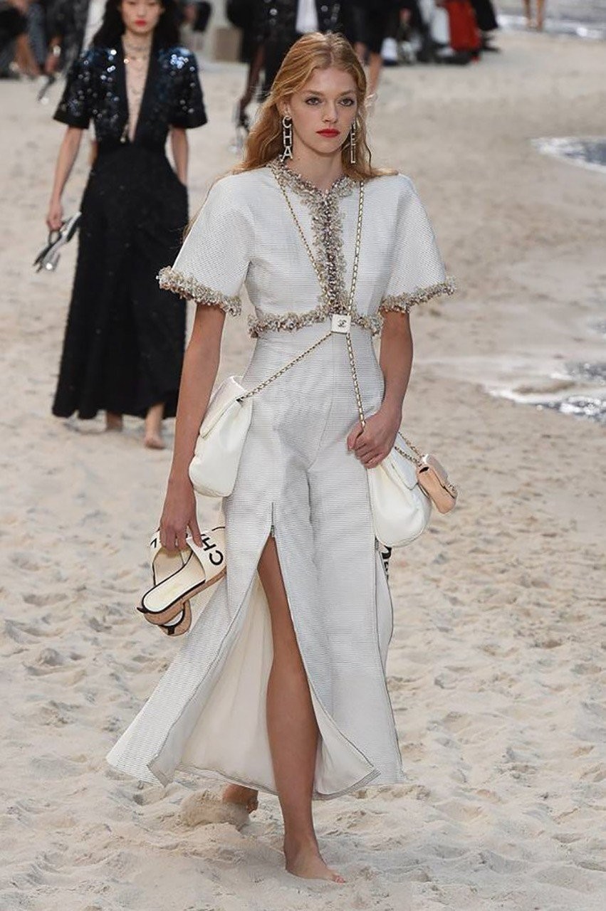 Μια βόλτα στην παραλία με τον Karl Lagerfld και τον οίκο μόδας Chanel - Φωτογραφία 64