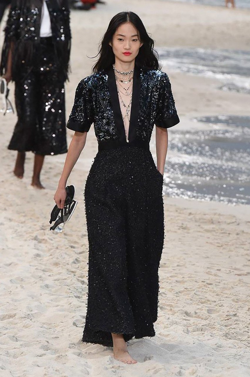 Μια βόλτα στην παραλία με τον Karl Lagerfld και τον οίκο μόδας Chanel - Φωτογραφία 66