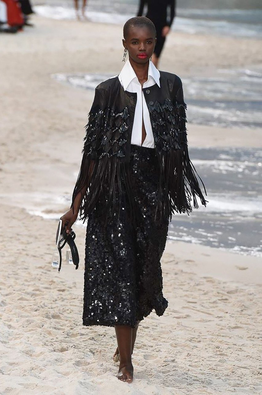 Μια βόλτα στην παραλία με τον Karl Lagerfld και τον οίκο μόδας Chanel - Φωτογραφία 65
