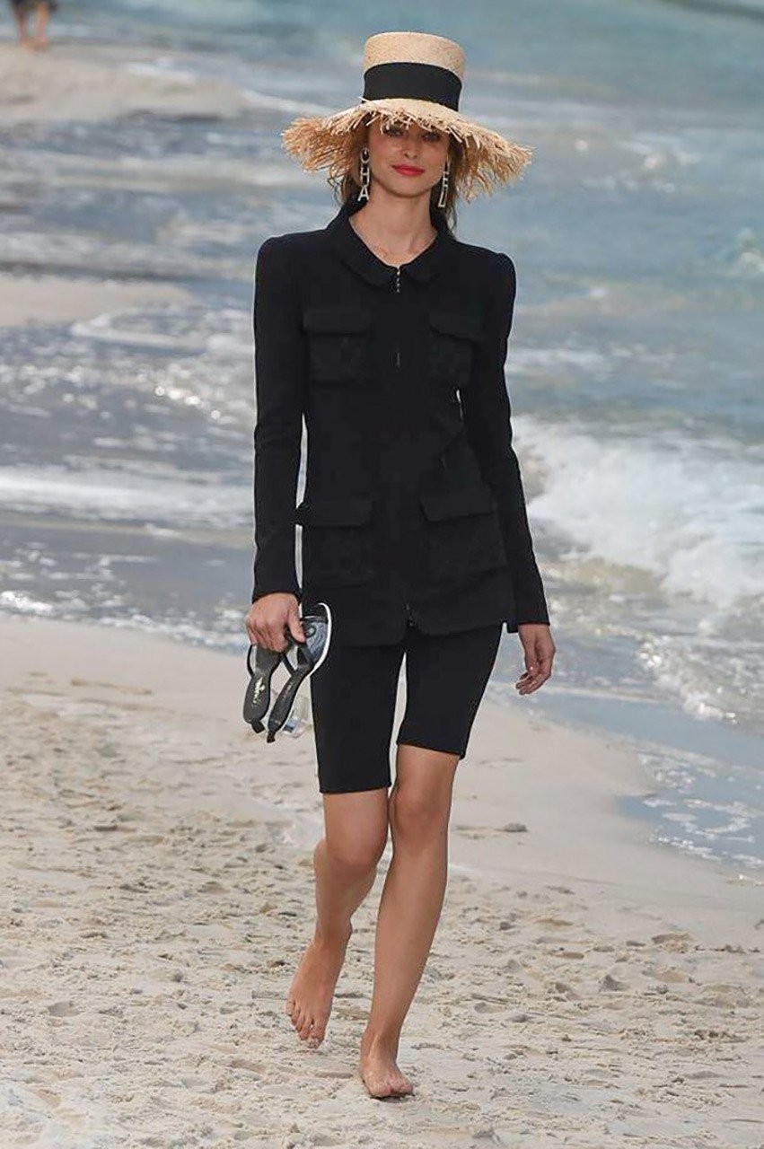Μια βόλτα στην παραλία με τον Karl Lagerfld και τον οίκο μόδας Chanel - Φωτογραφία 69